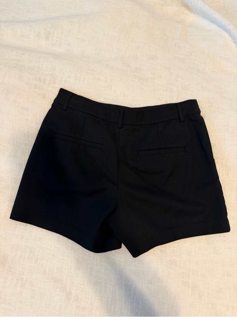 Lilly Pulitzer Callahan Shorts - Picture 2 of 4